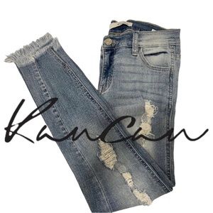 KanCan Distressed skinny jeans size 25- W3